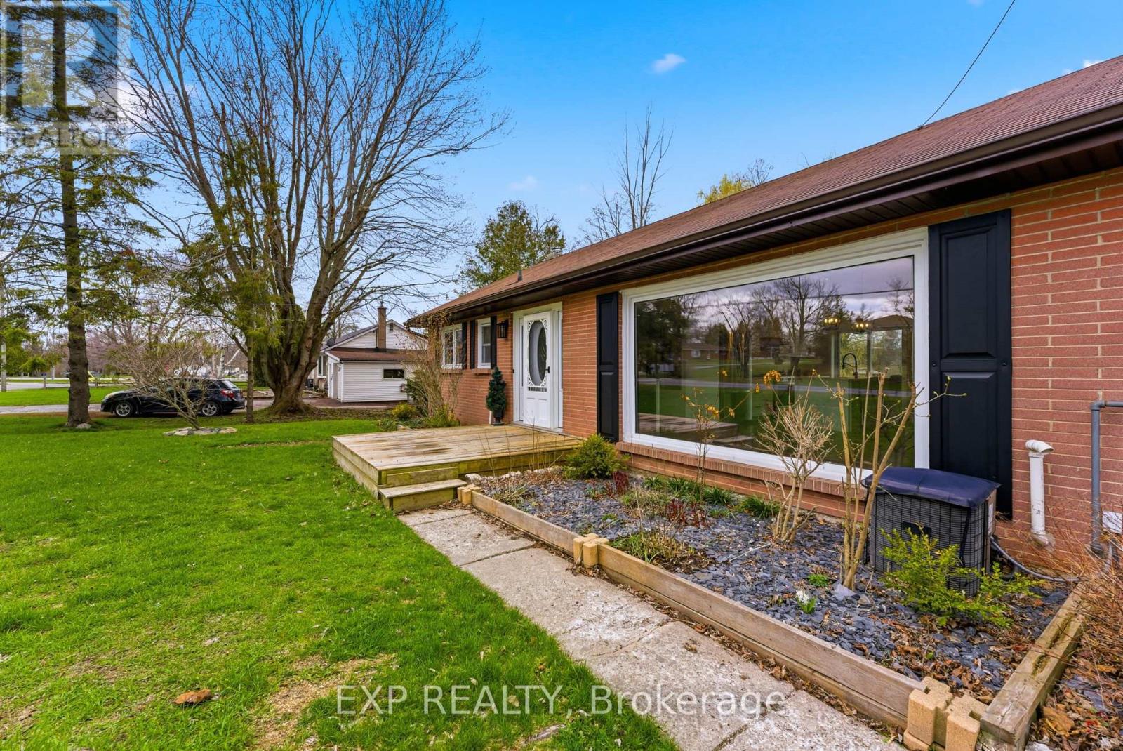 6 BAYSIDE DRIVE - Image 2