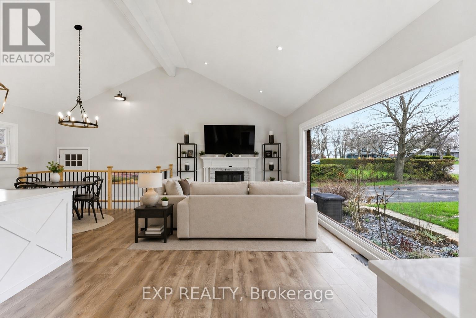 6 BAYSIDE DRIVE - 4
