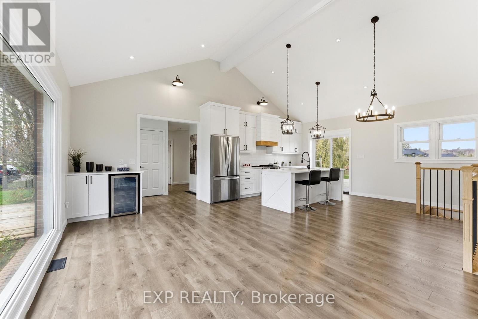 6 BAYSIDE DRIVE - 7