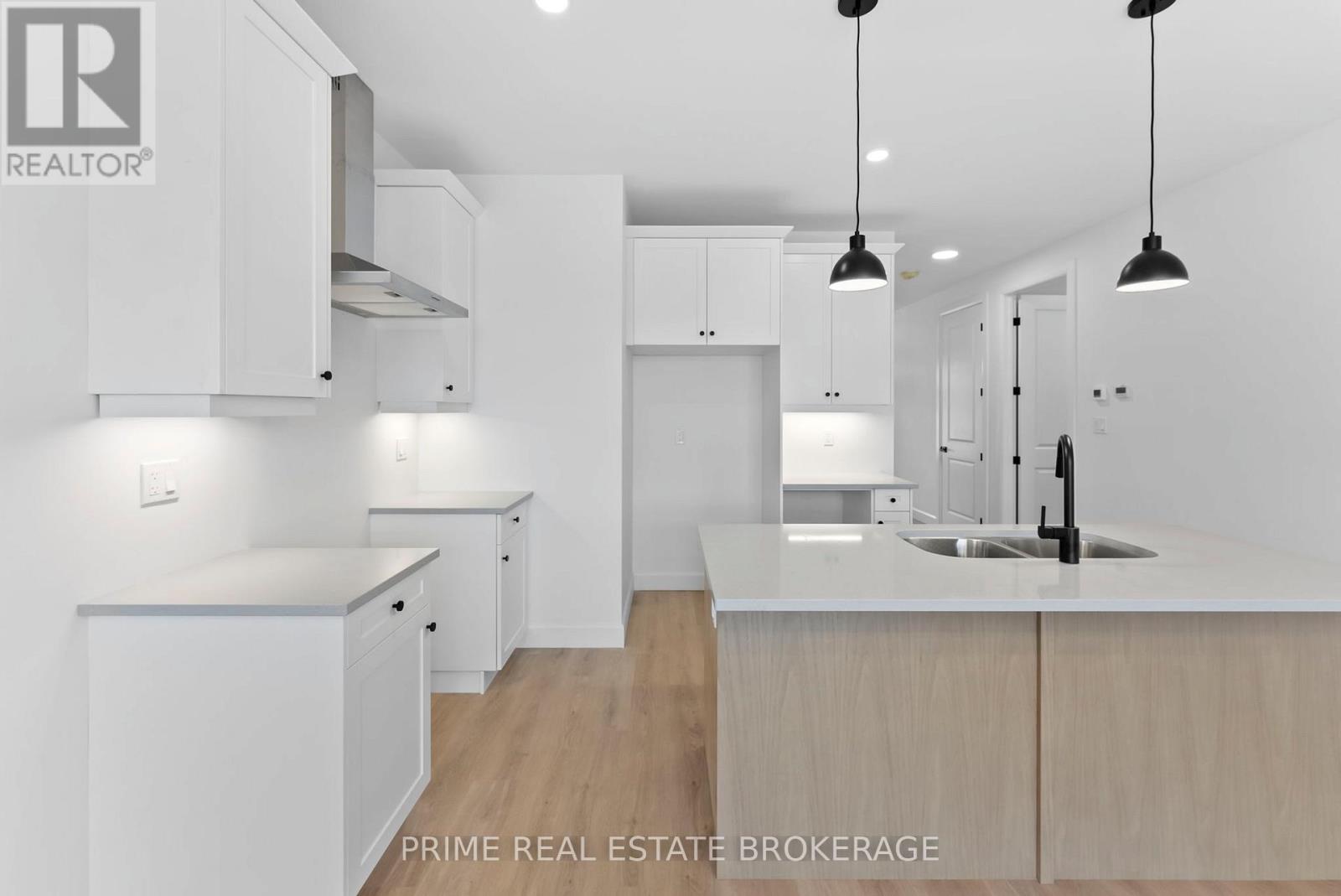 9 - 94 COASTAL CRESCENT Property Photo