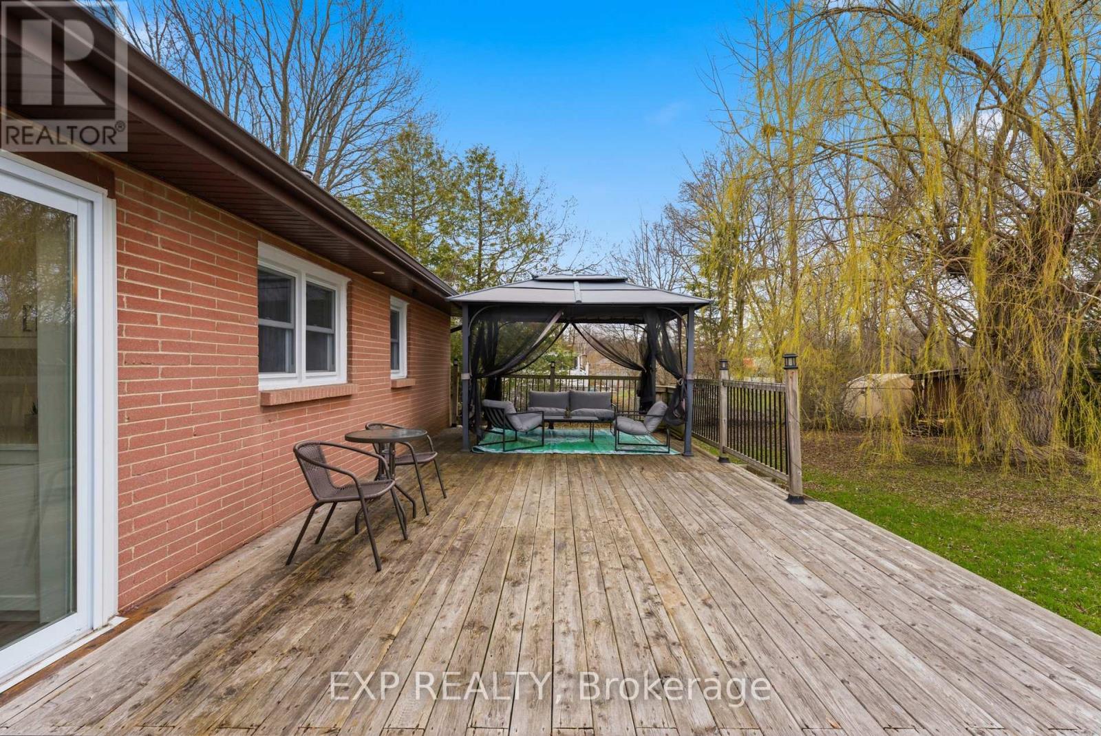 6 BAYSIDE DRIVE - 29