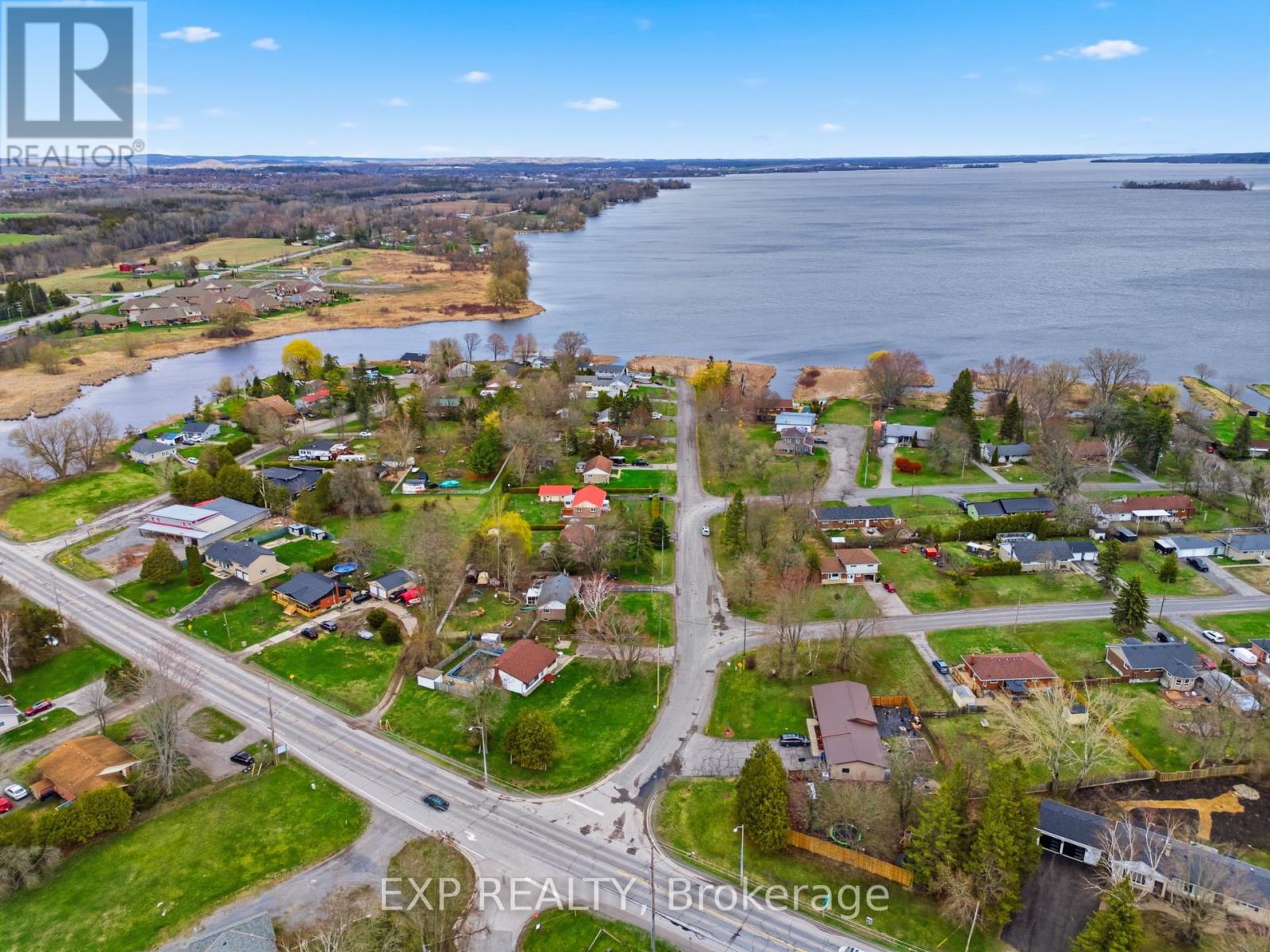 6 BAYSIDE DRIVE - 40