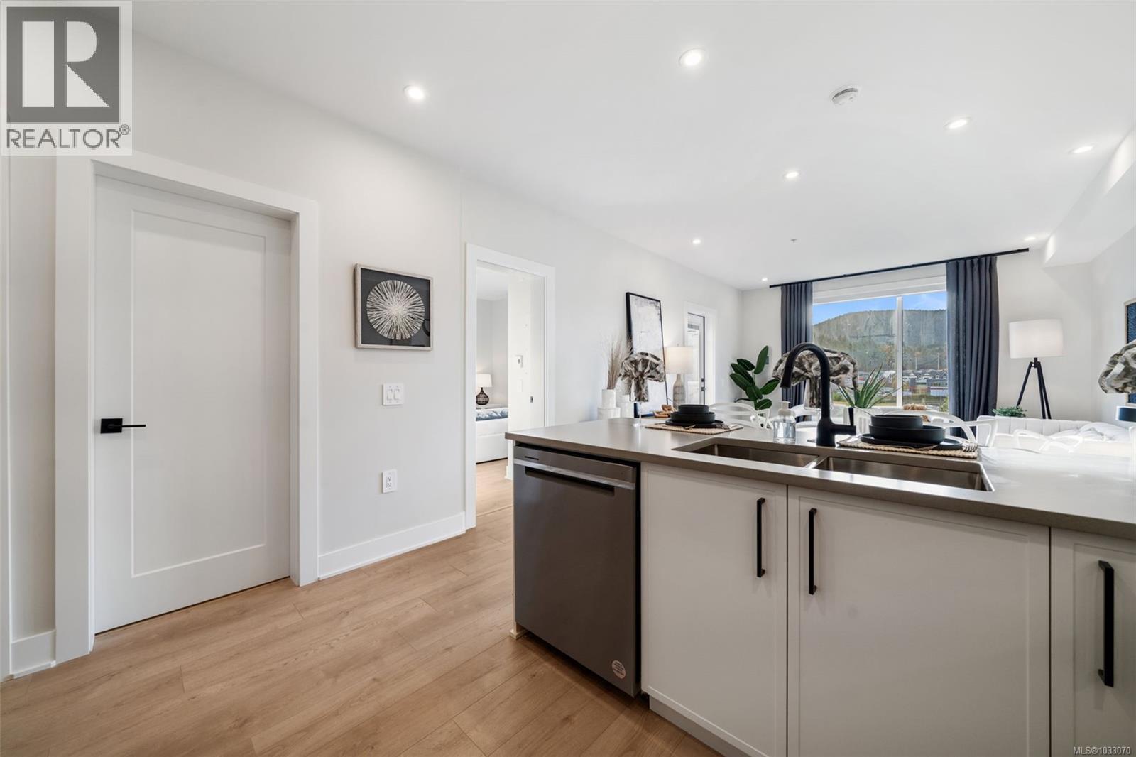 218 1371 Goldstream Avenue, Langford