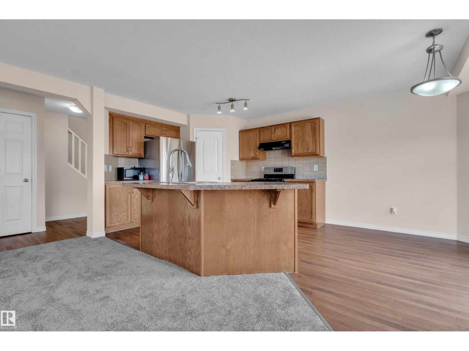 1739 61 ST SW, Edmonton