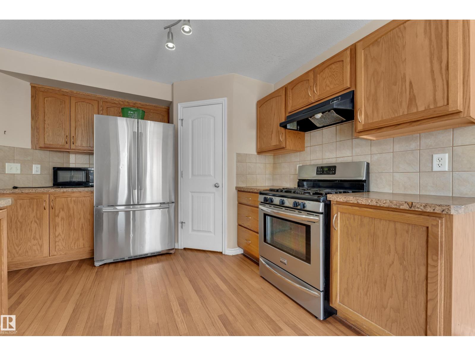 1739 61 ST SW, Edmonton