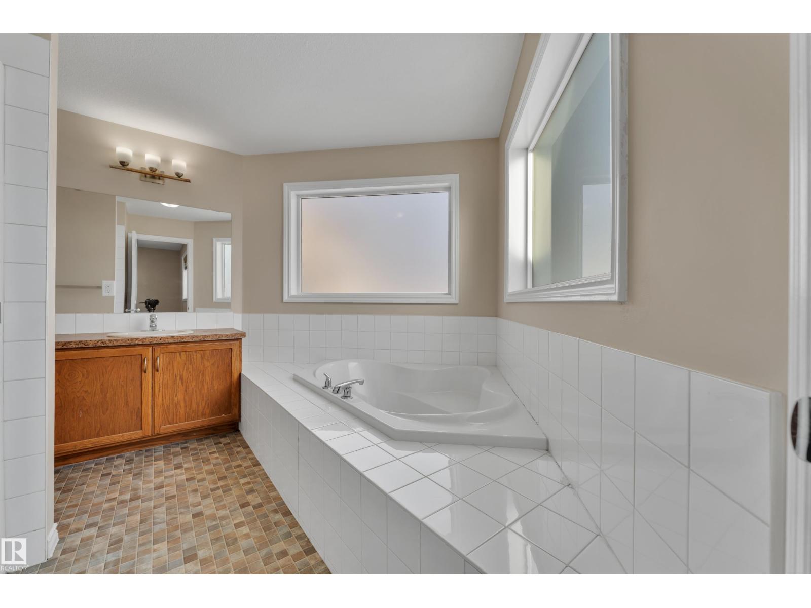 1739 61 ST SW, Edmonton