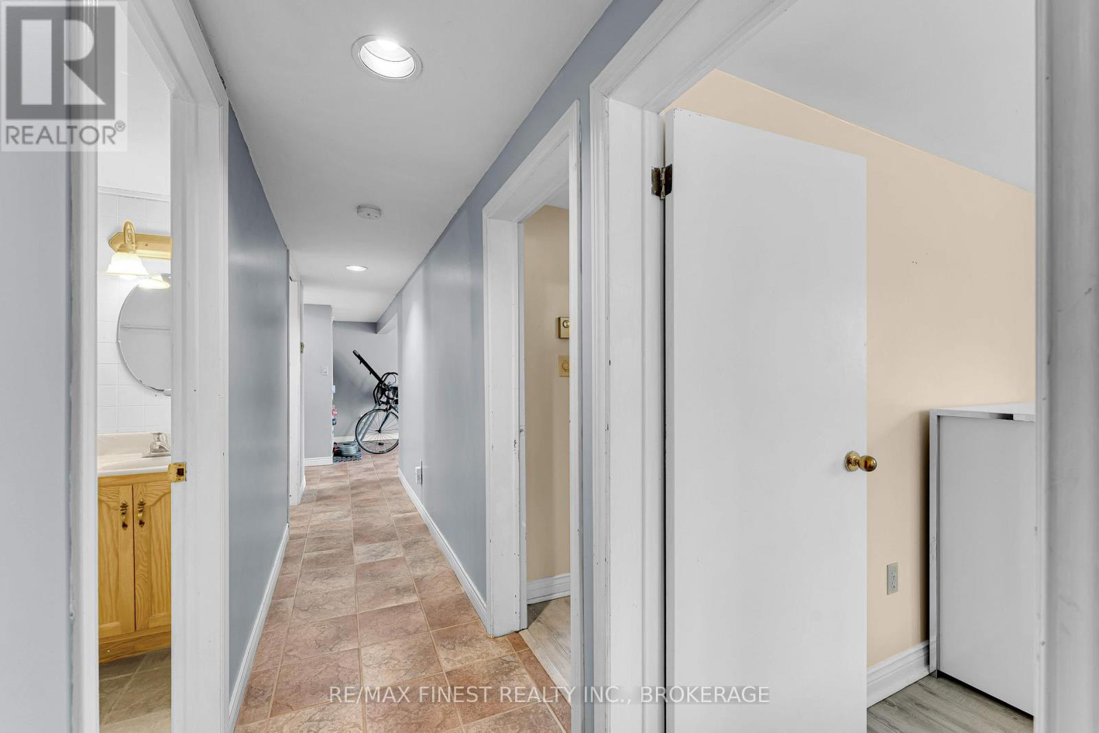 9 MALLARD LANE - 32