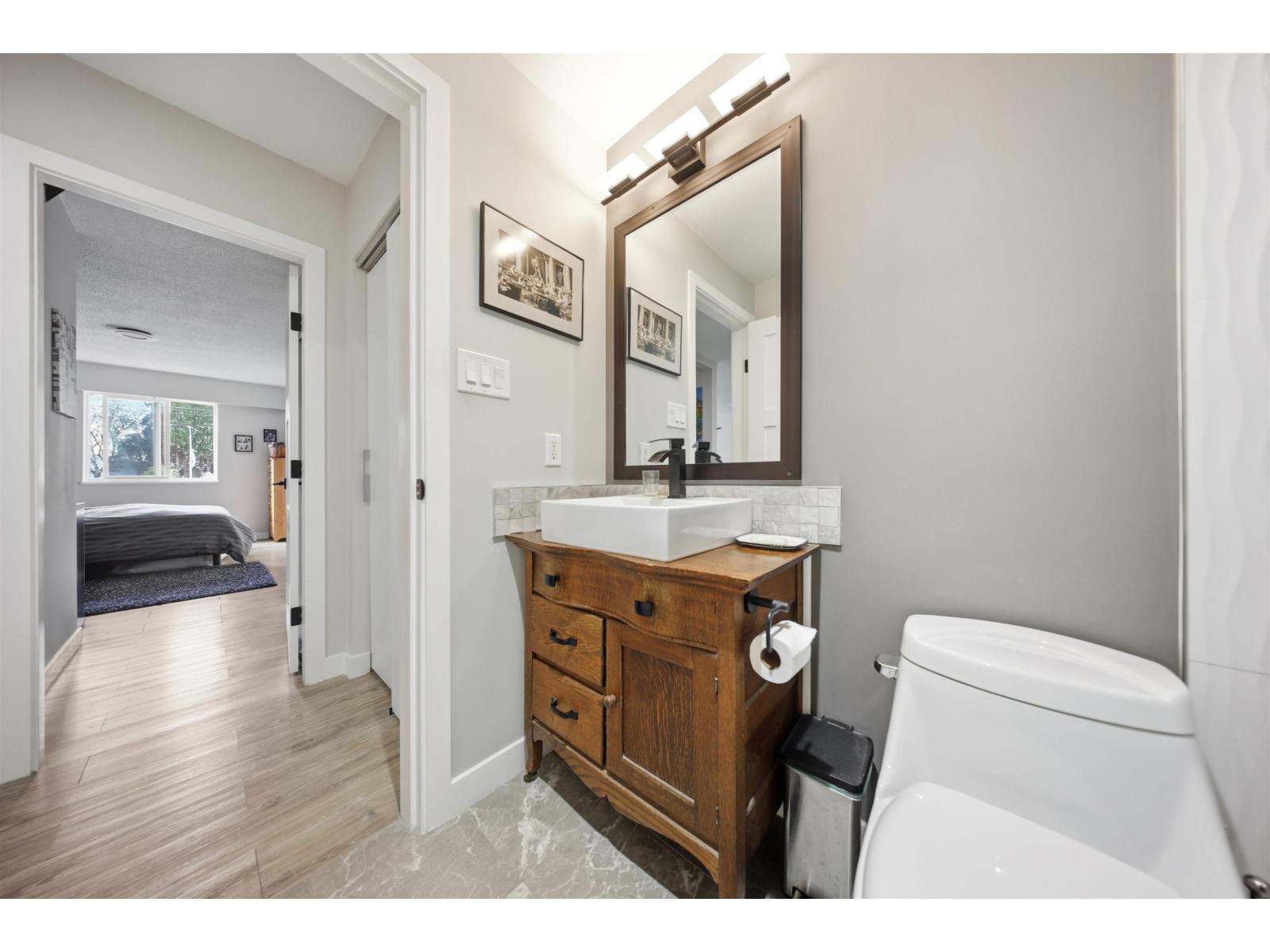 #215-11816 88 Avenue, Delta