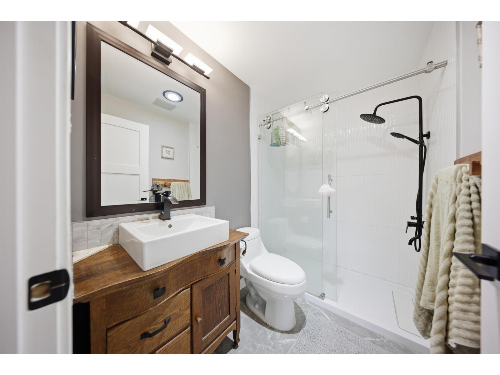 #215-11816 88 Avenue, Delta