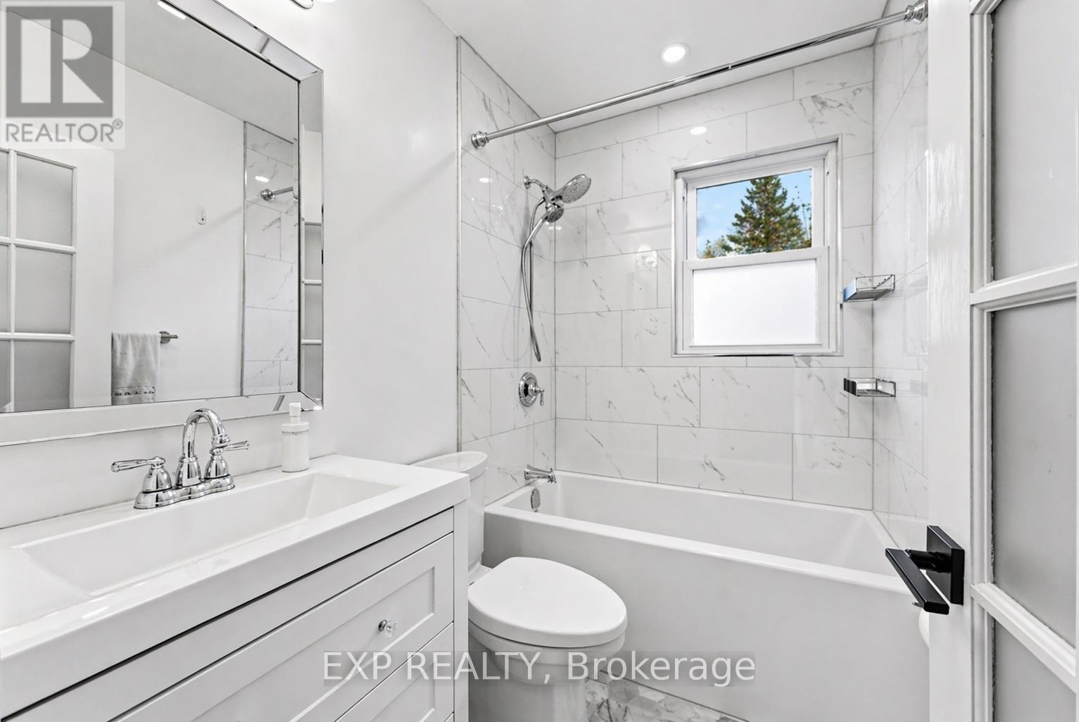 6 BAYSIDE DRIVE - 14