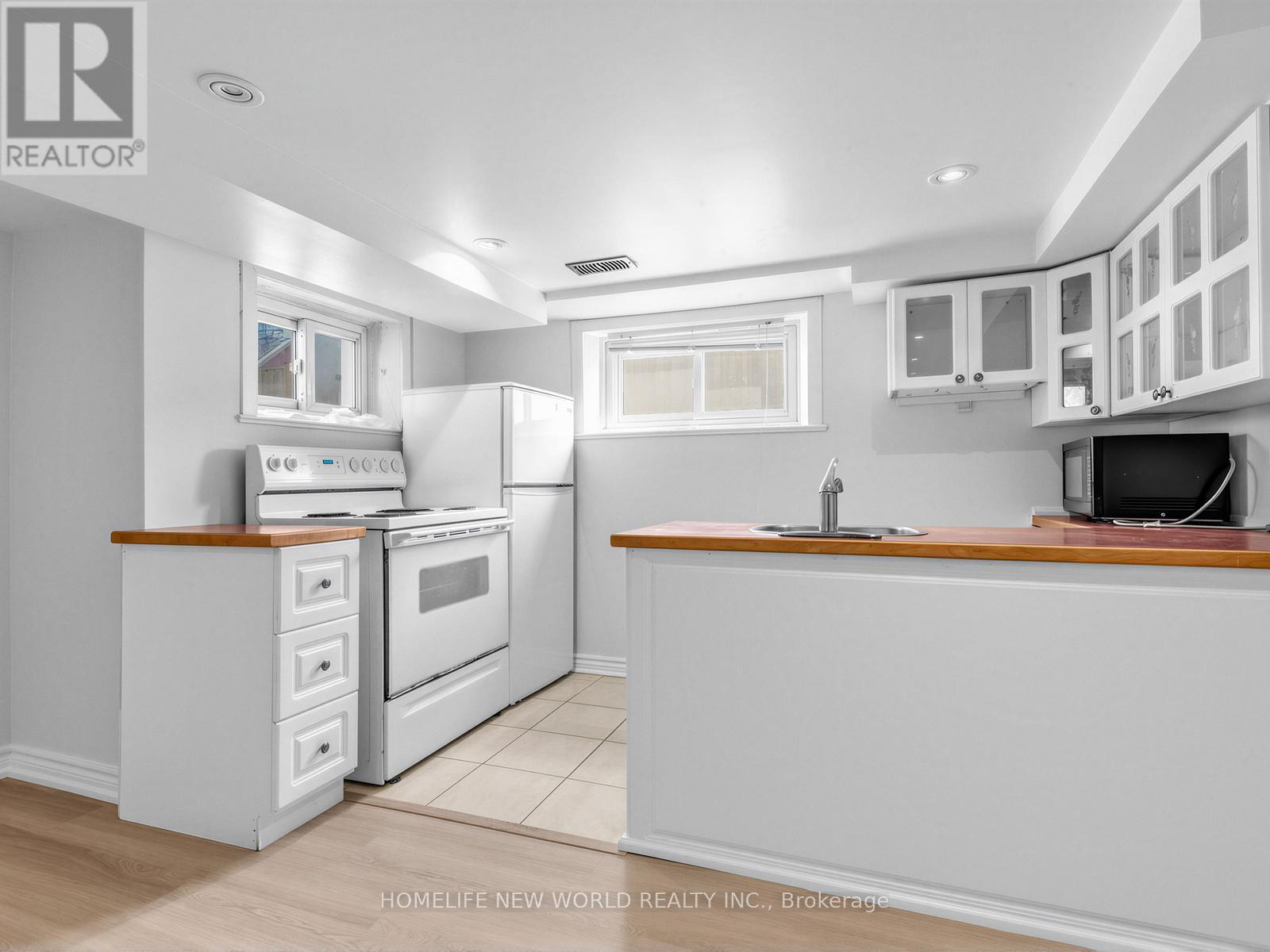 LOWER - 41 BINSWOOD AVENUE