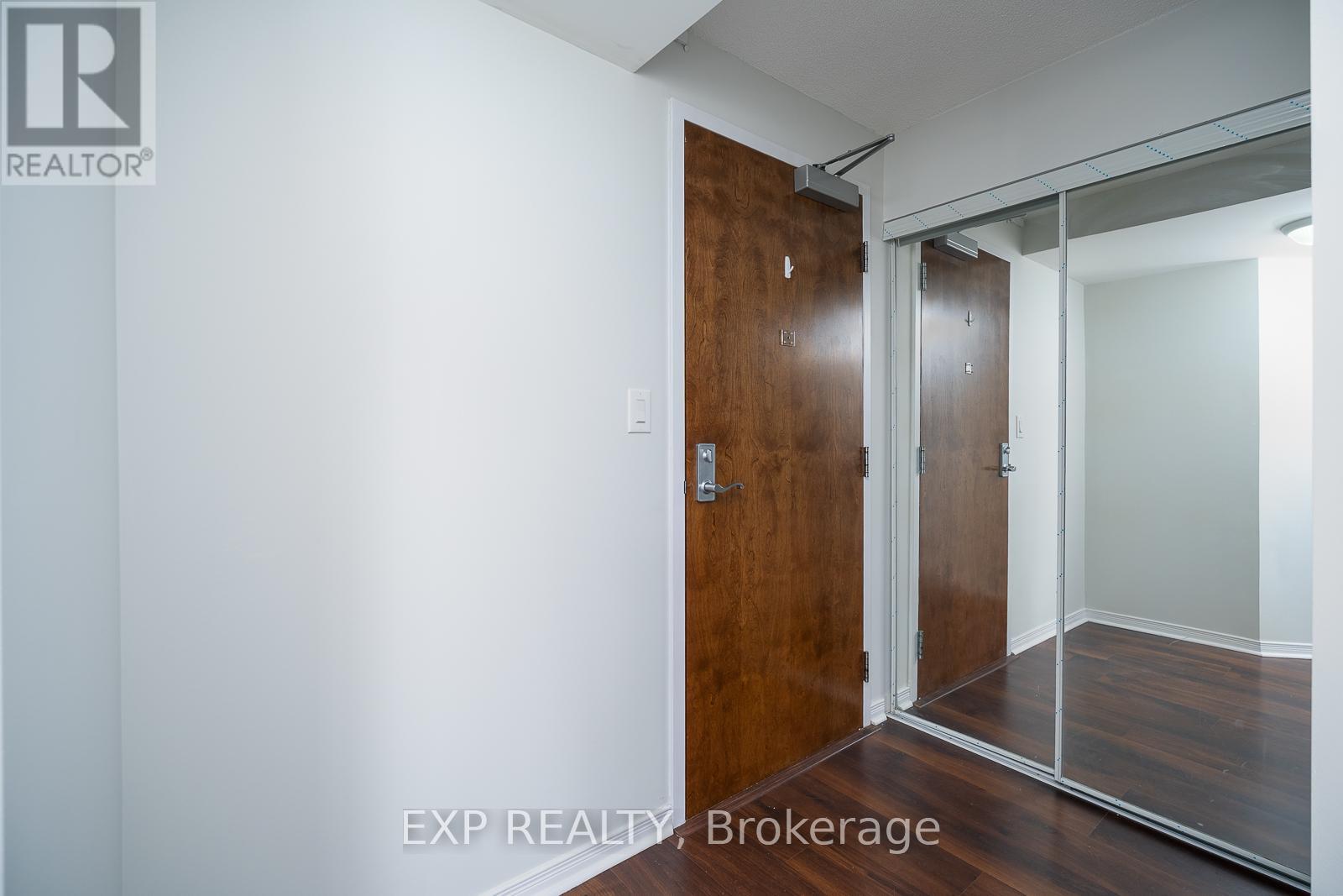 #519 4600 STEELES AVENUE E - 7