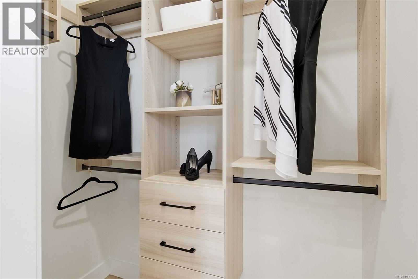  2124 Kingbird Drive, Langford