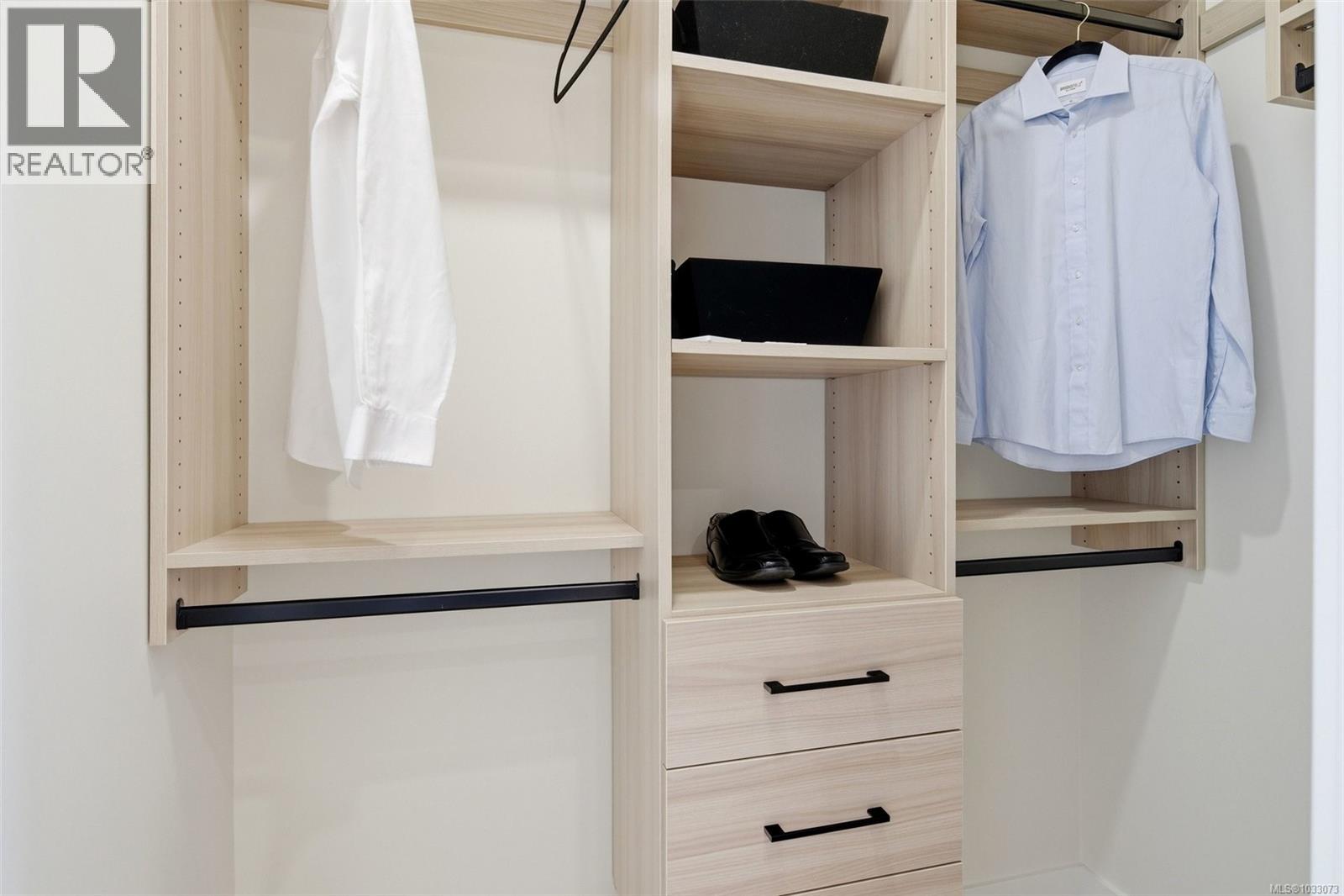  2124 Kingbird Drive, Langford