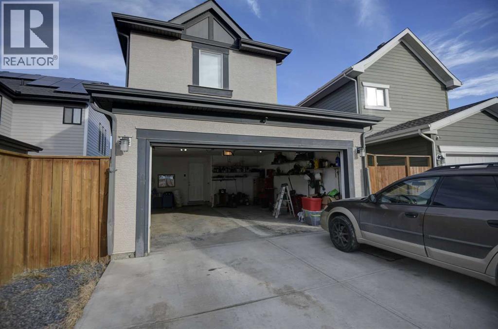195 MASTERS AVENUE SE - 44
