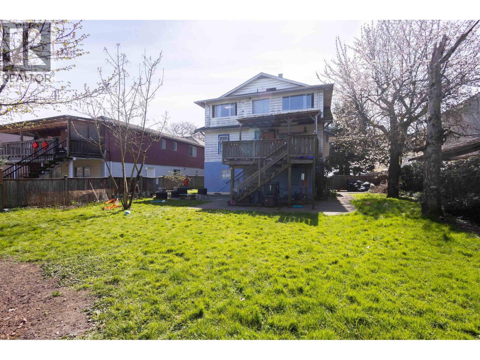 10411 STEVESTON HIGHWAY