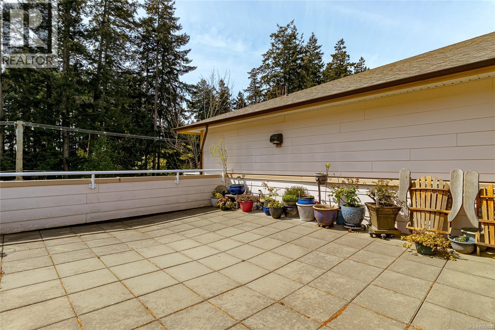 405 364 Goldstream Avenue, Colwood