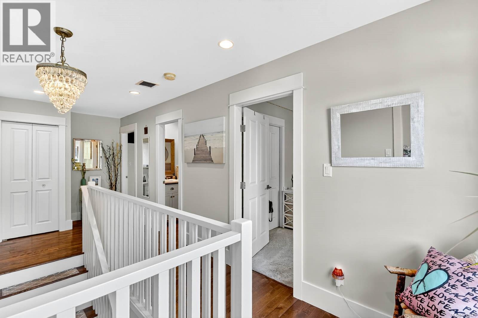 4455 Elizabeth St - 48