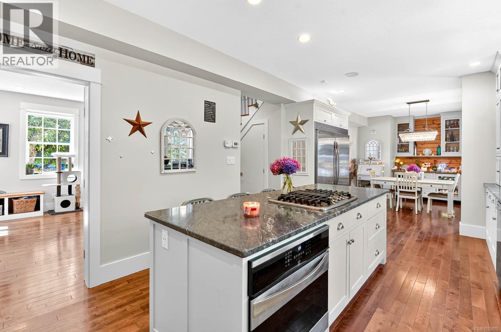 4455 Elizabeth St - 6