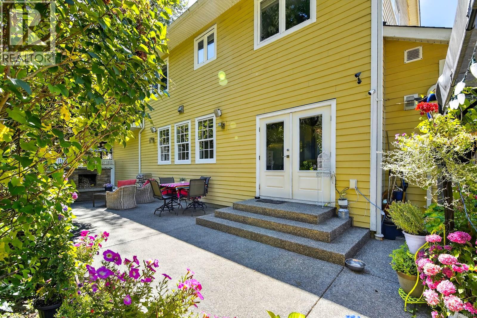 4455 Elizabeth St - 71