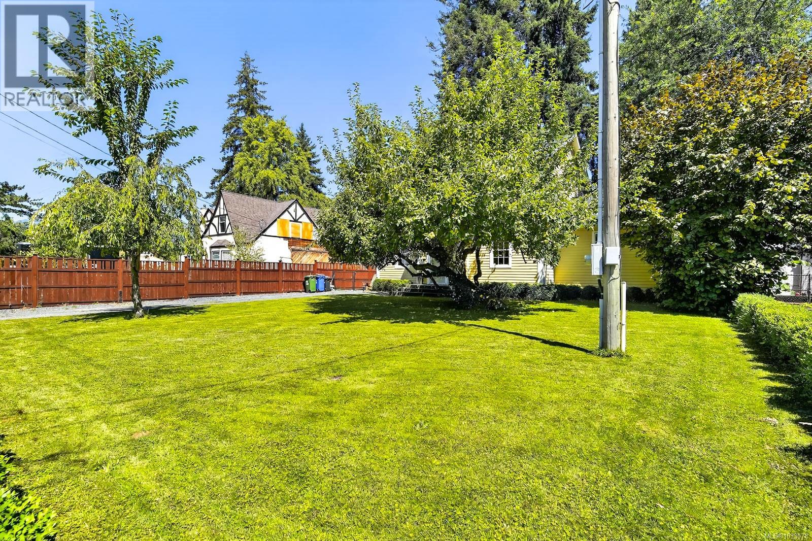 4455 Elizabeth St - 77