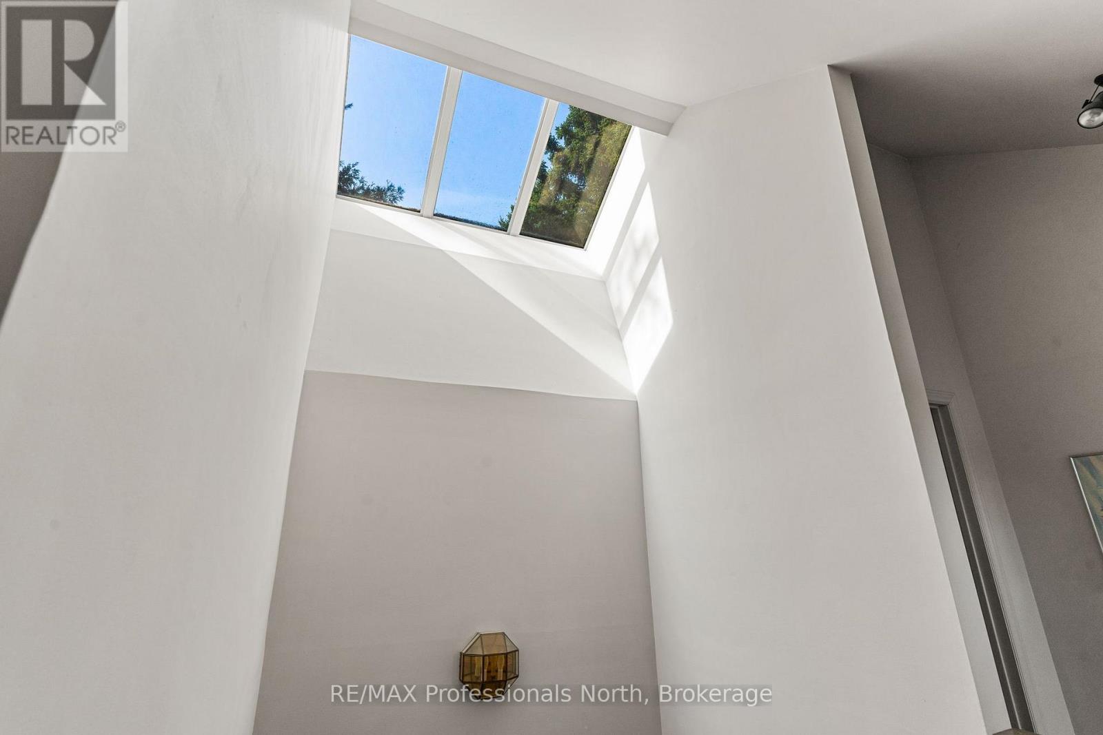 1080 PETTICOAT LANE - 16