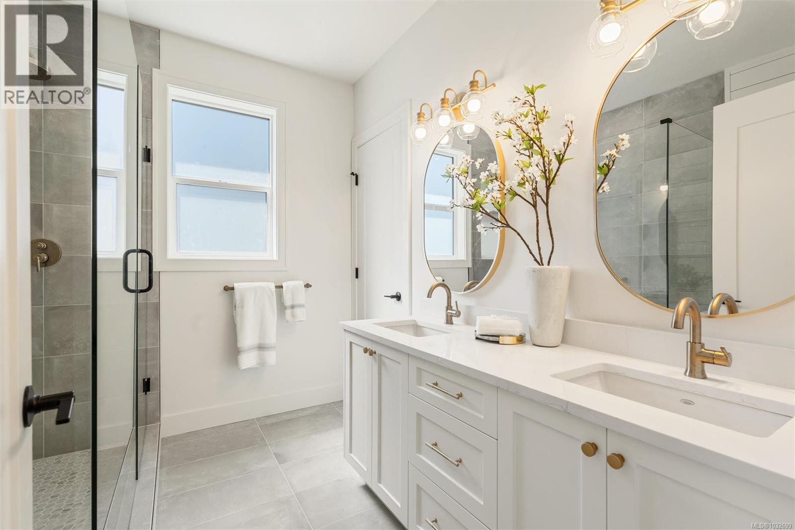  9382 Lakefront Rise, Lake Cowichan