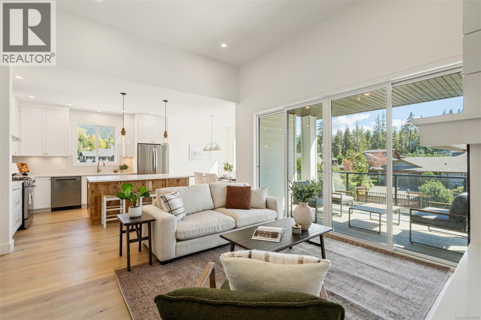  9382 Lakefront Rise, Lake Cowichan