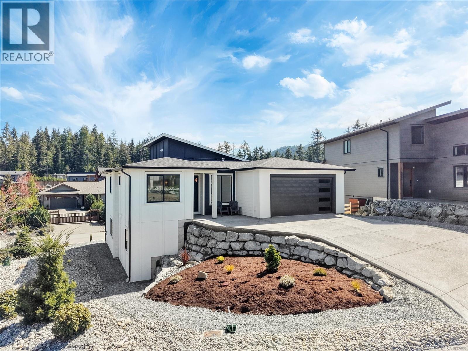  9382 Lakefront Rise, Lake Cowichan