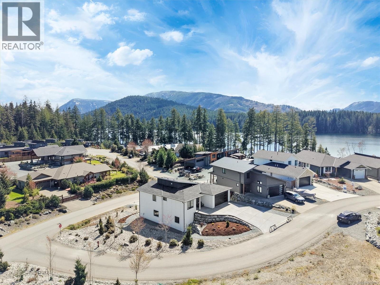  9382 Lakefront Rise, Lake Cowichan