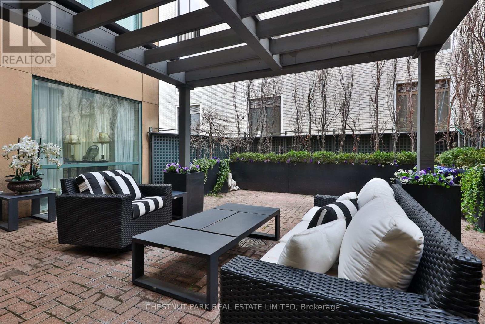 #204 77 AVENUE ROAD - 26
