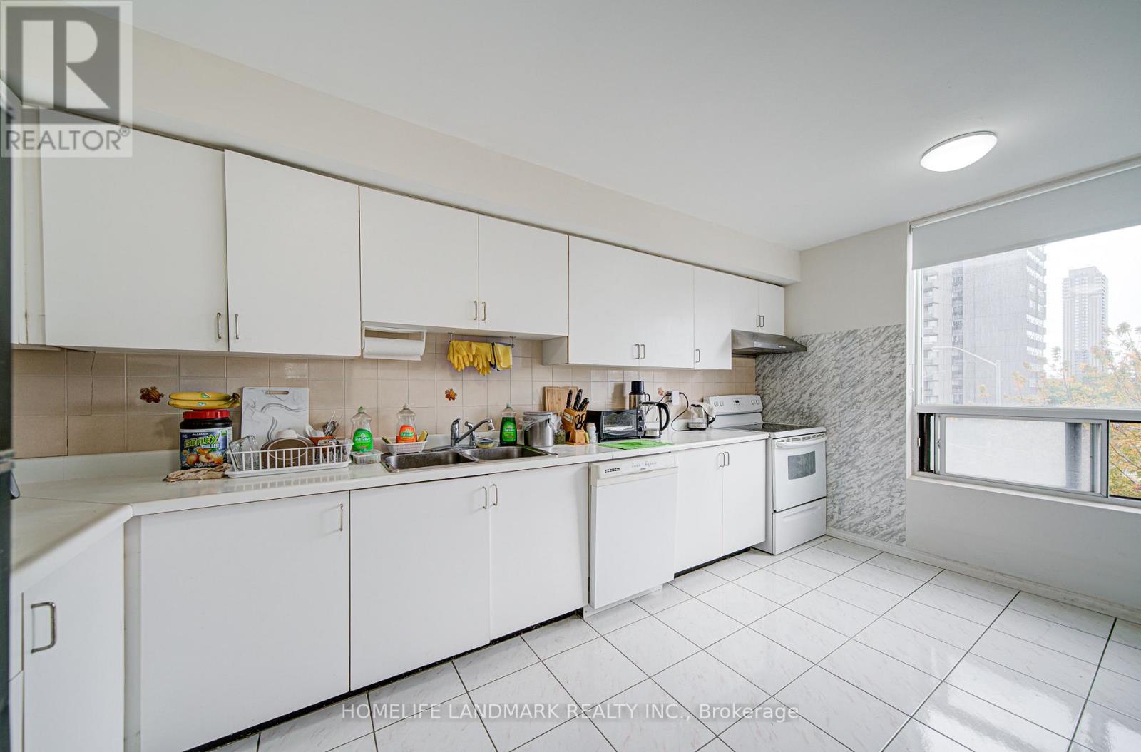 #303 1 REIDMOUNT AVENUE - 15