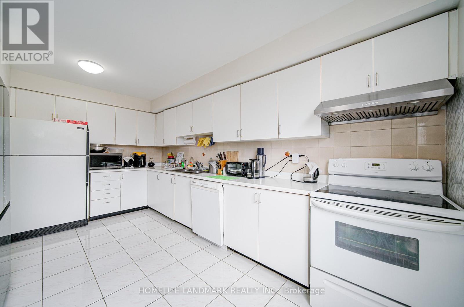 #303 1 REIDMOUNT AVENUE - 17