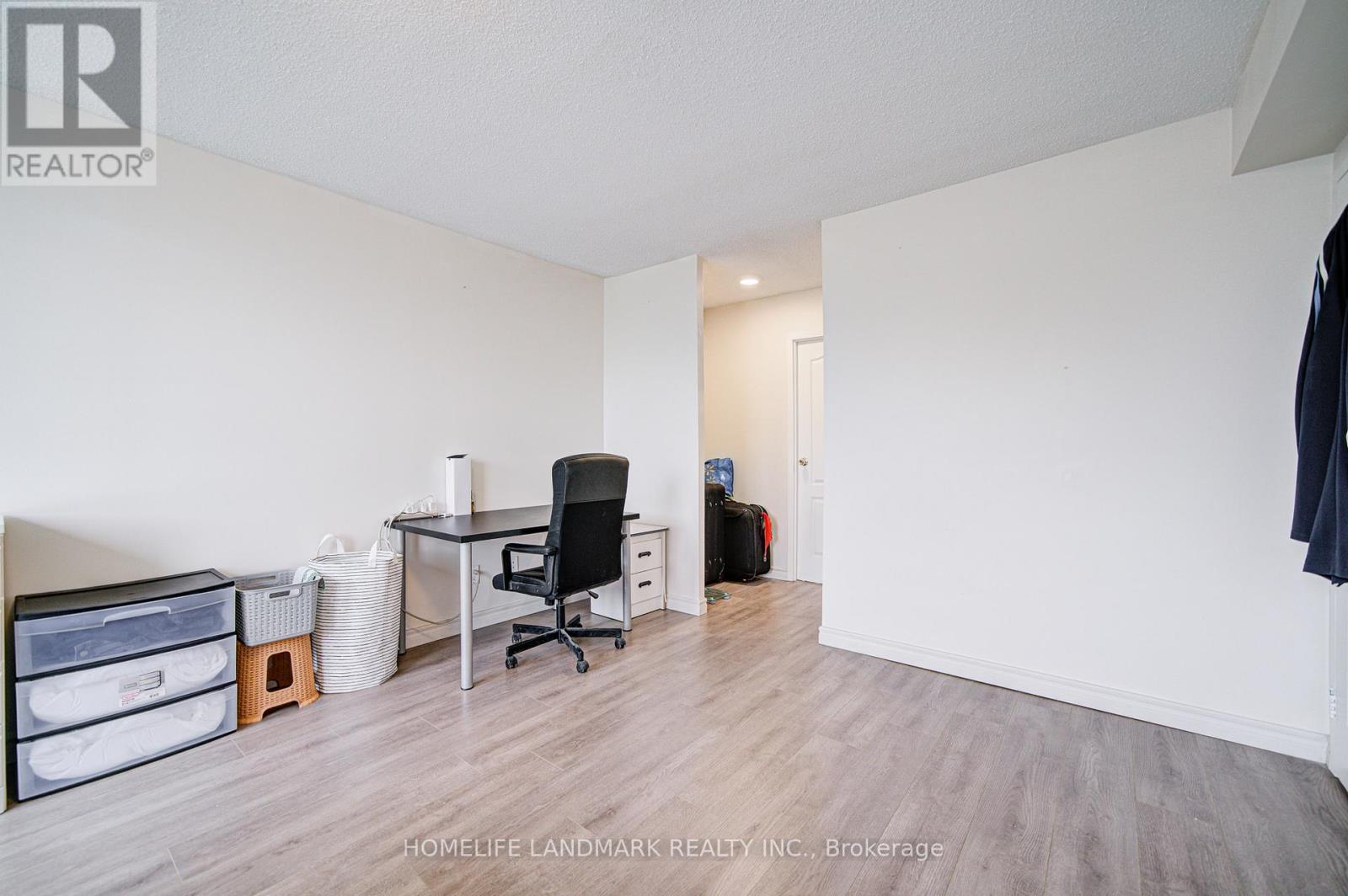#303 1 REIDMOUNT AVENUE - 26