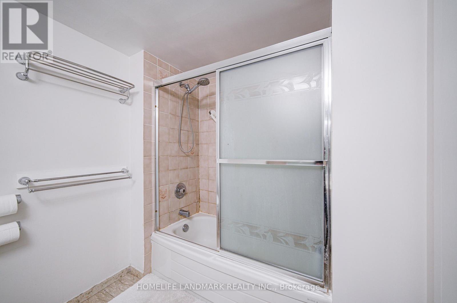 #303 1 REIDMOUNT AVENUE - 28