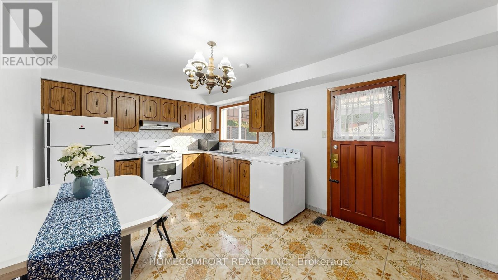 76 BARRINGTON AVENUE - 14