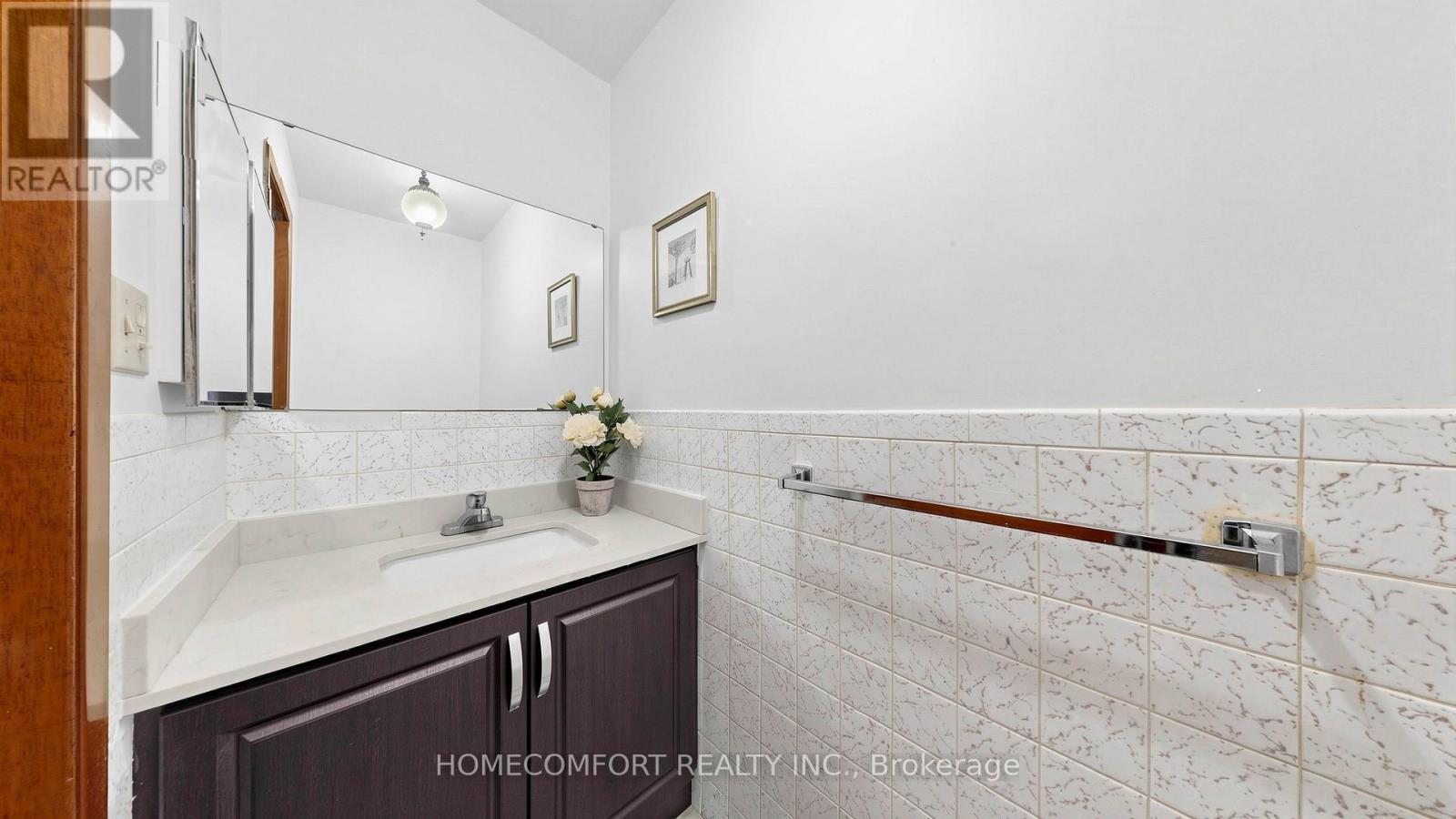 76 BARRINGTON AVENUE - 17