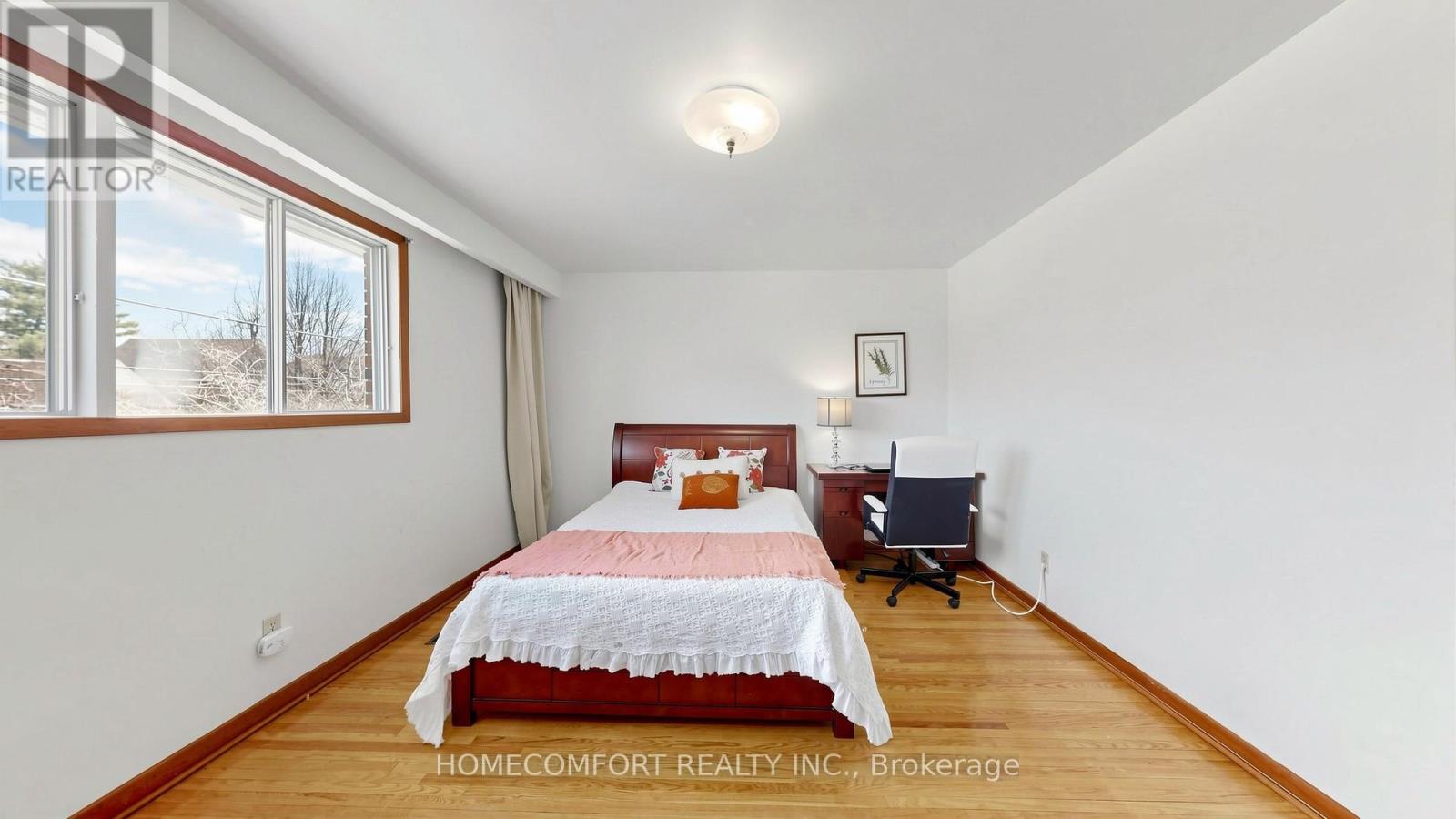 76 BARRINGTON AVENUE - 24