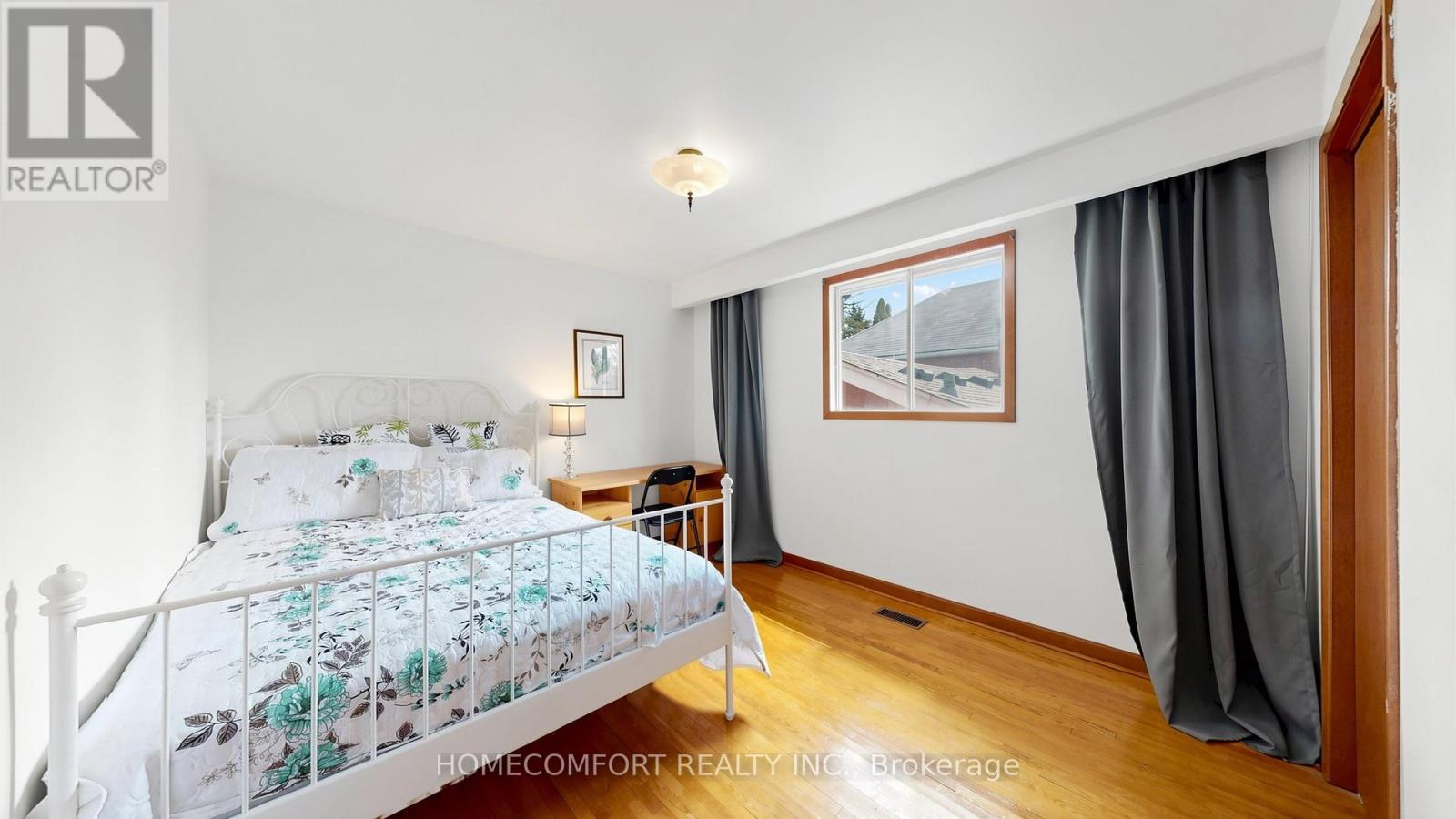 76 BARRINGTON AVENUE - 27