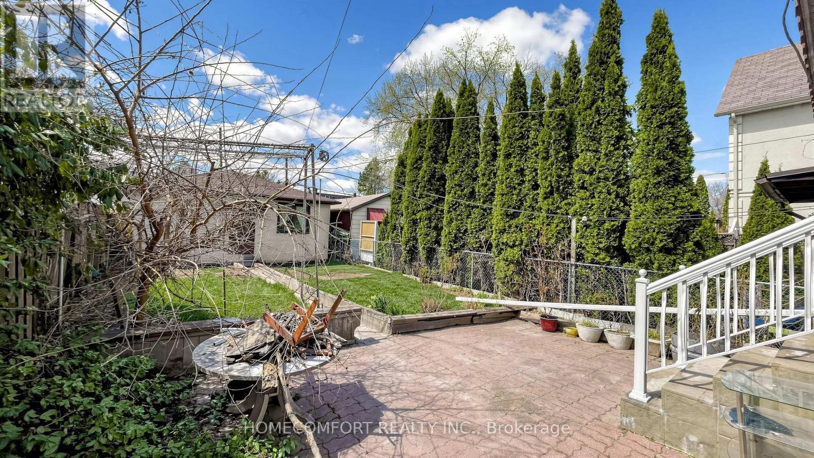 76 BARRINGTON AVENUE - 44