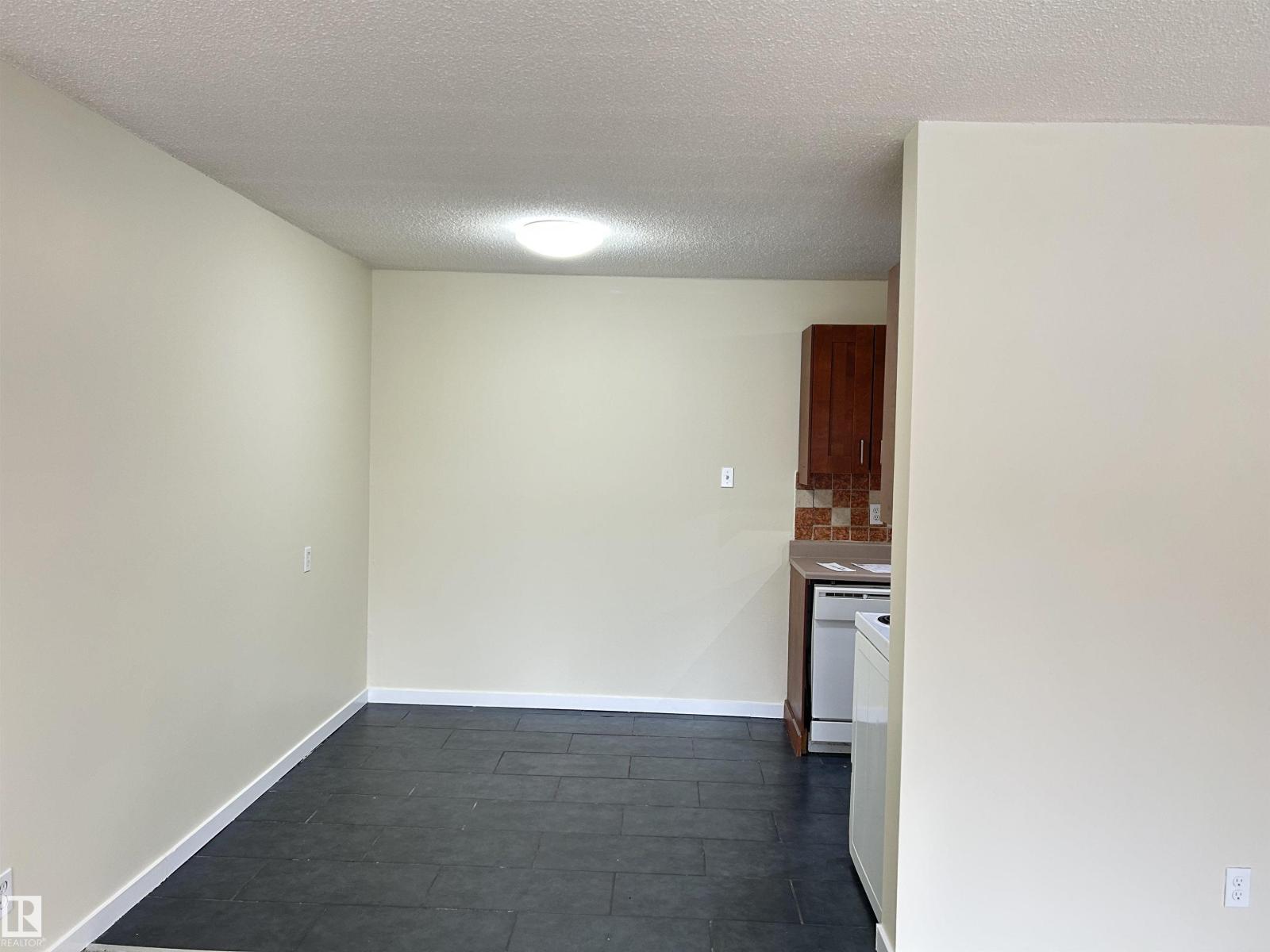 #404 10335 117 ST NW - 17