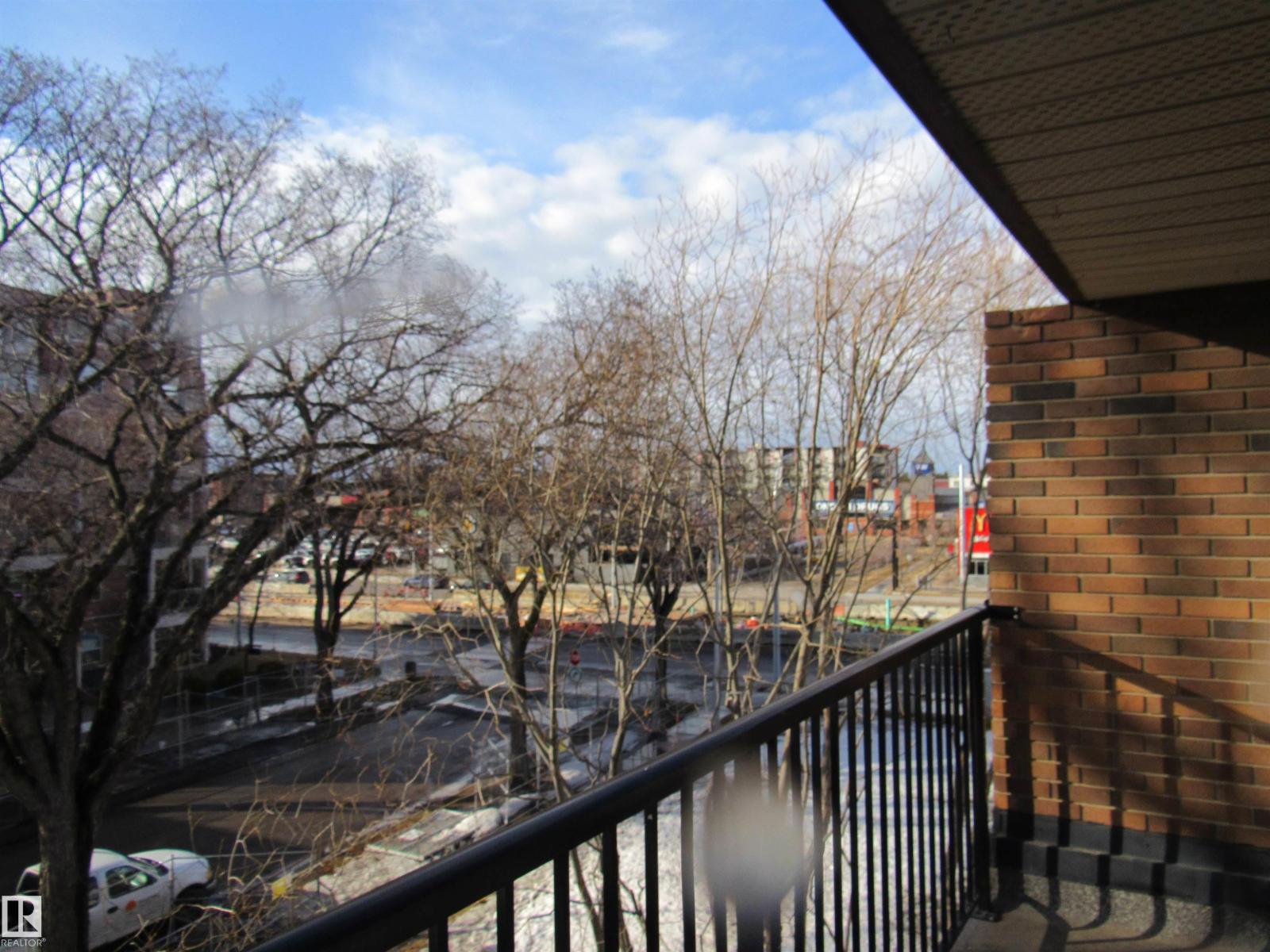 #404 10335 117 ST NW - 32