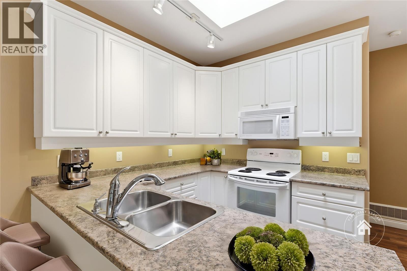 1354 Saturna Dr - 11