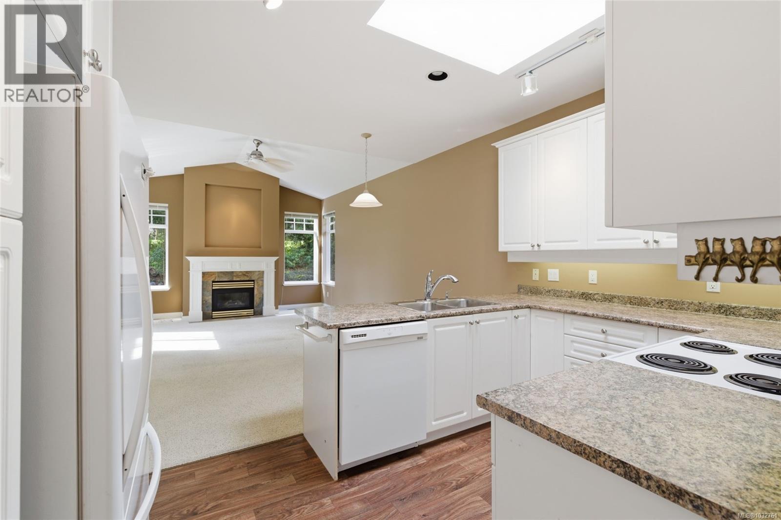 1354 Saturna Dr - 35