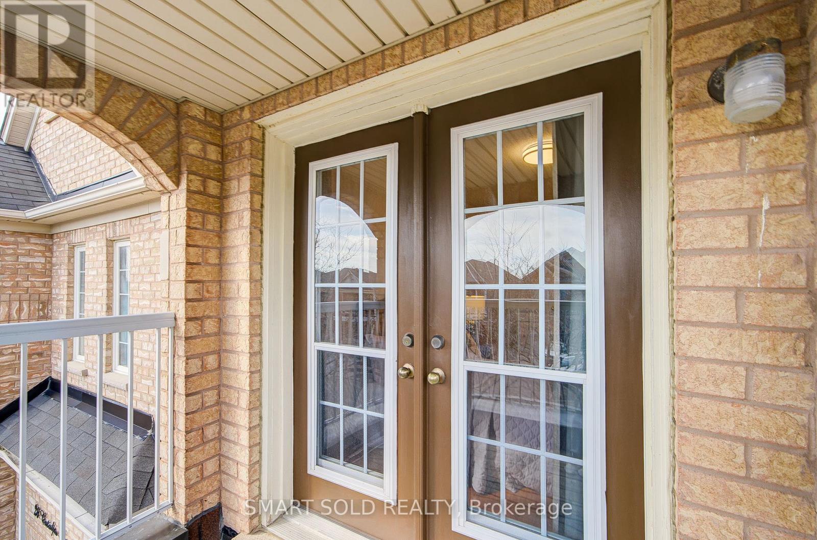 28 CATALPA CRESCENT - 31
