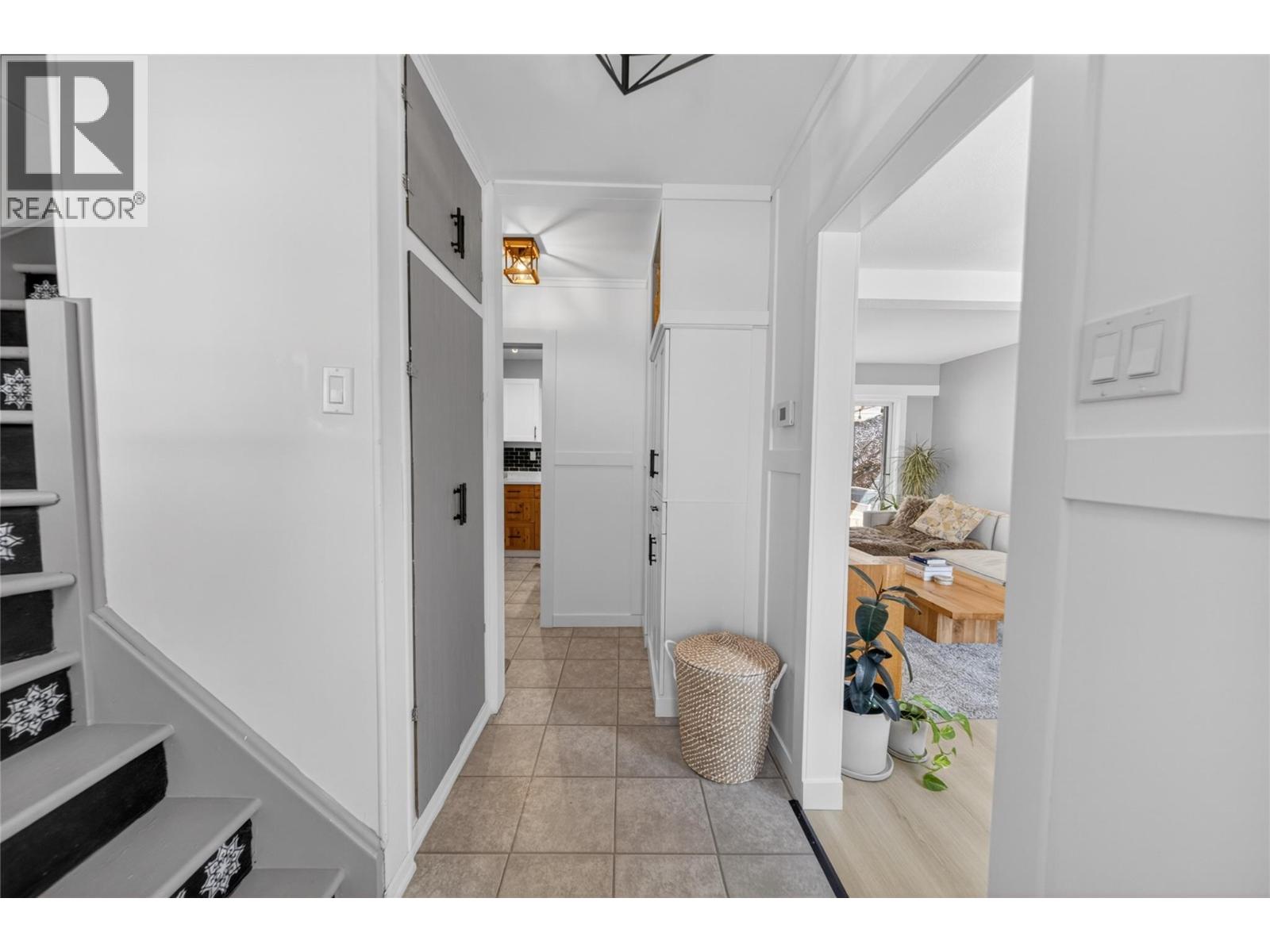 715 6th Avenue - Image 3