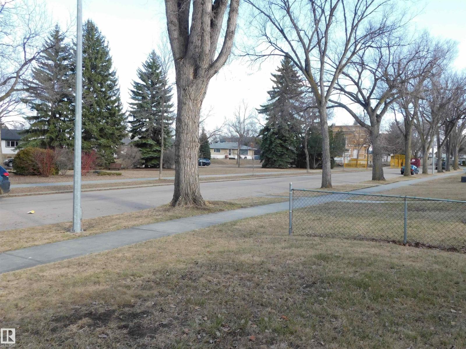 12356 132 ST NW, Edmonton