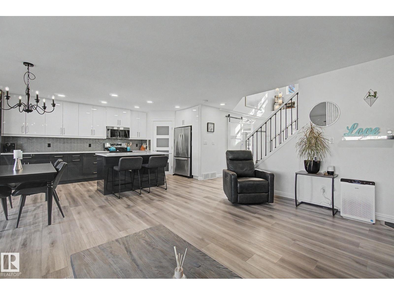 1850 Towne Centre BV NW, Edmonton