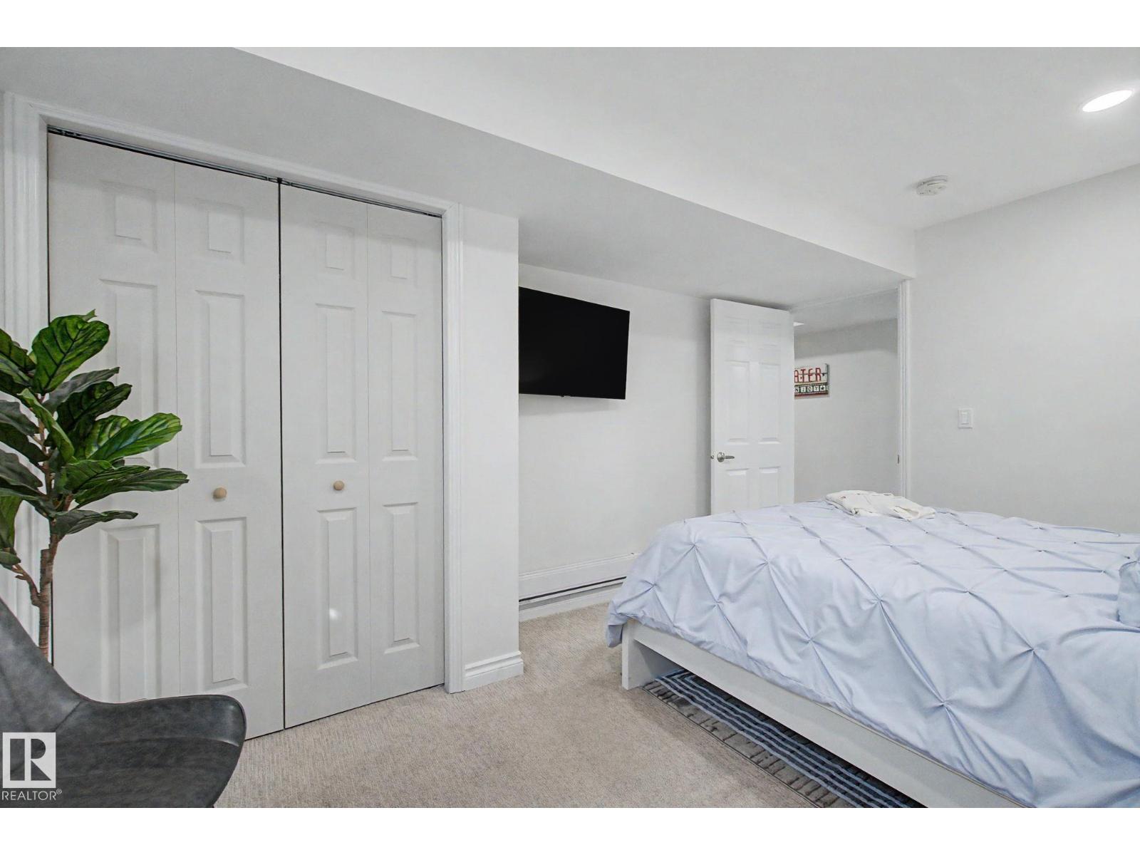 1850 Towne Centre BV NW, Edmonton