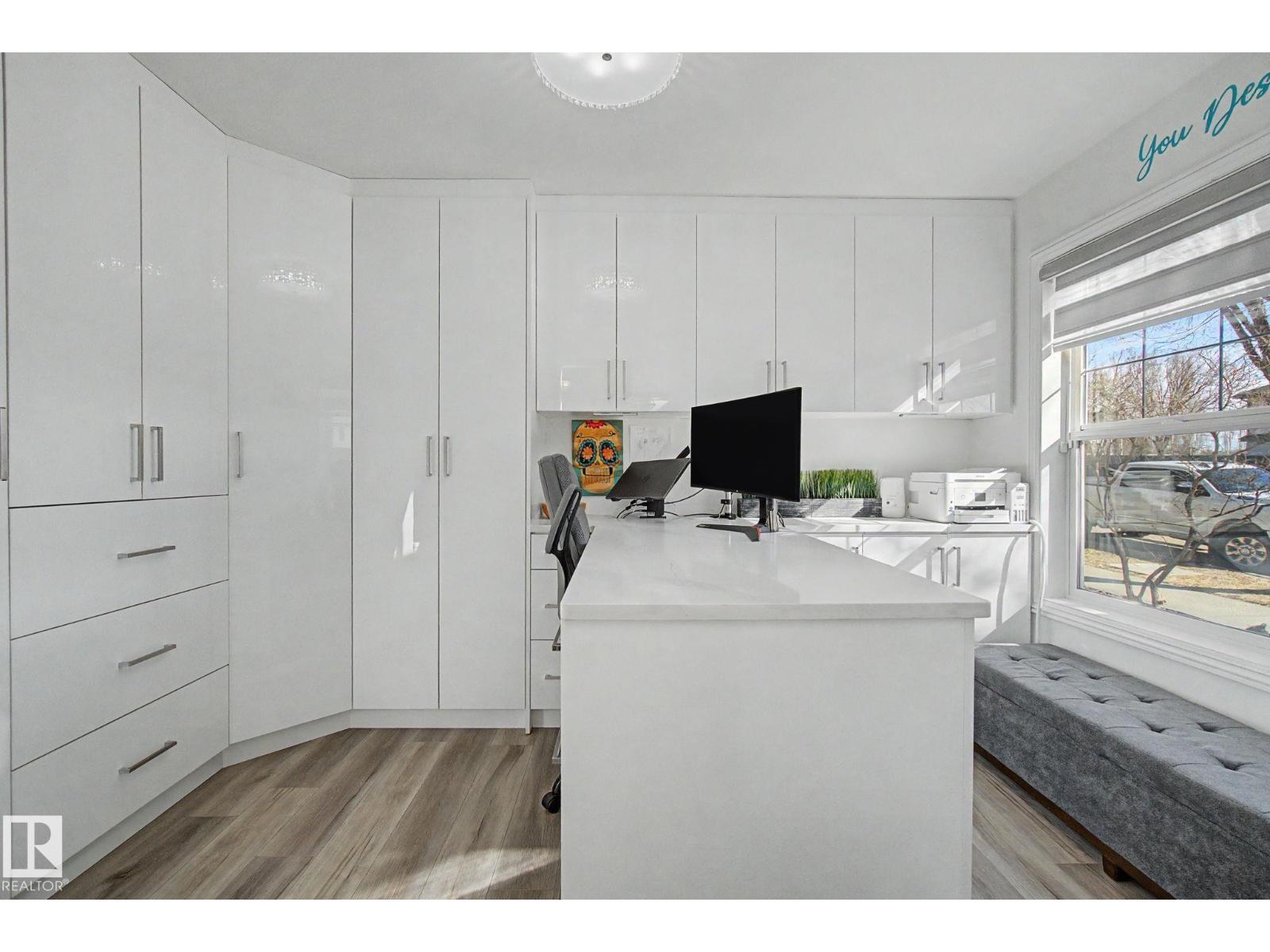 1850 Towne Centre BV NW, Edmonton